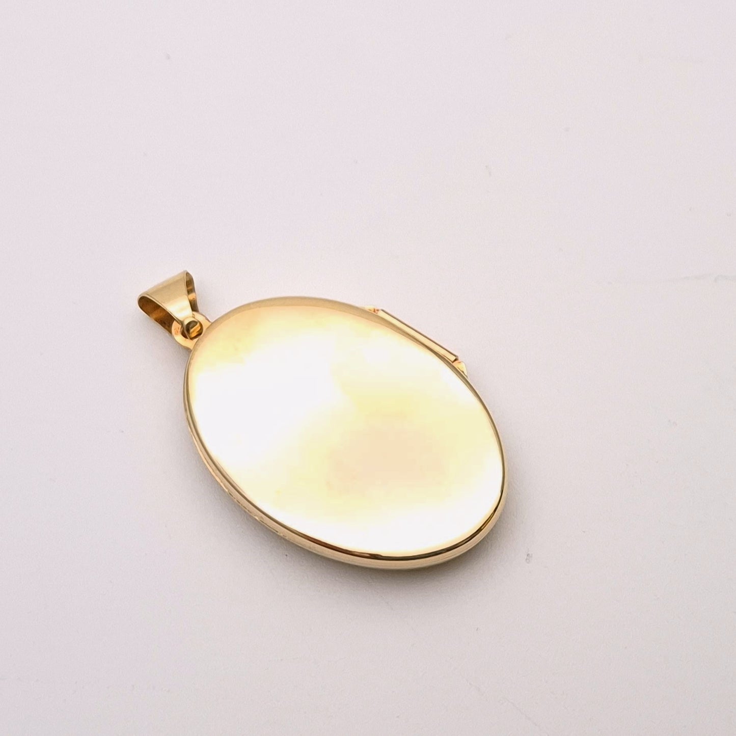 9ct Yellow Gold Half Floral Patterned Locket