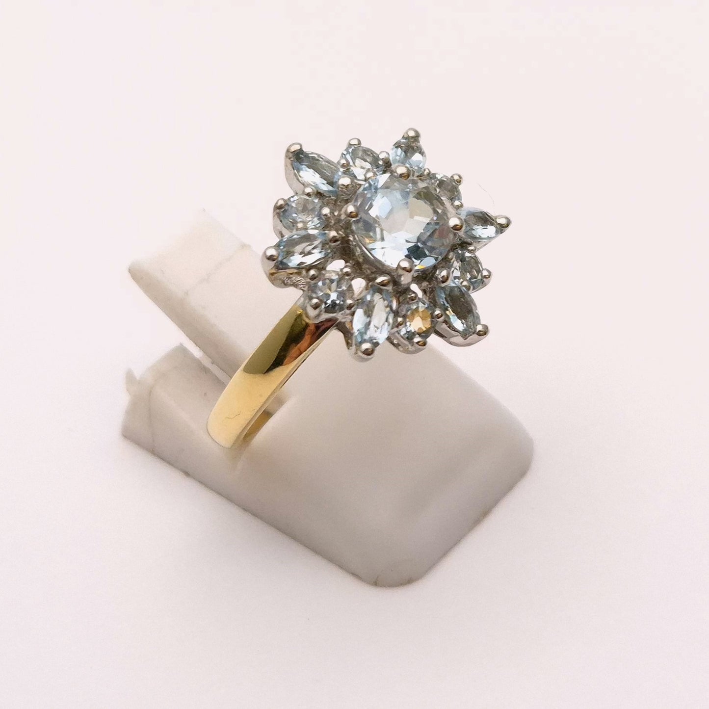 9ct Yellow Gold Blue Topaz Starburst Cluster Ring