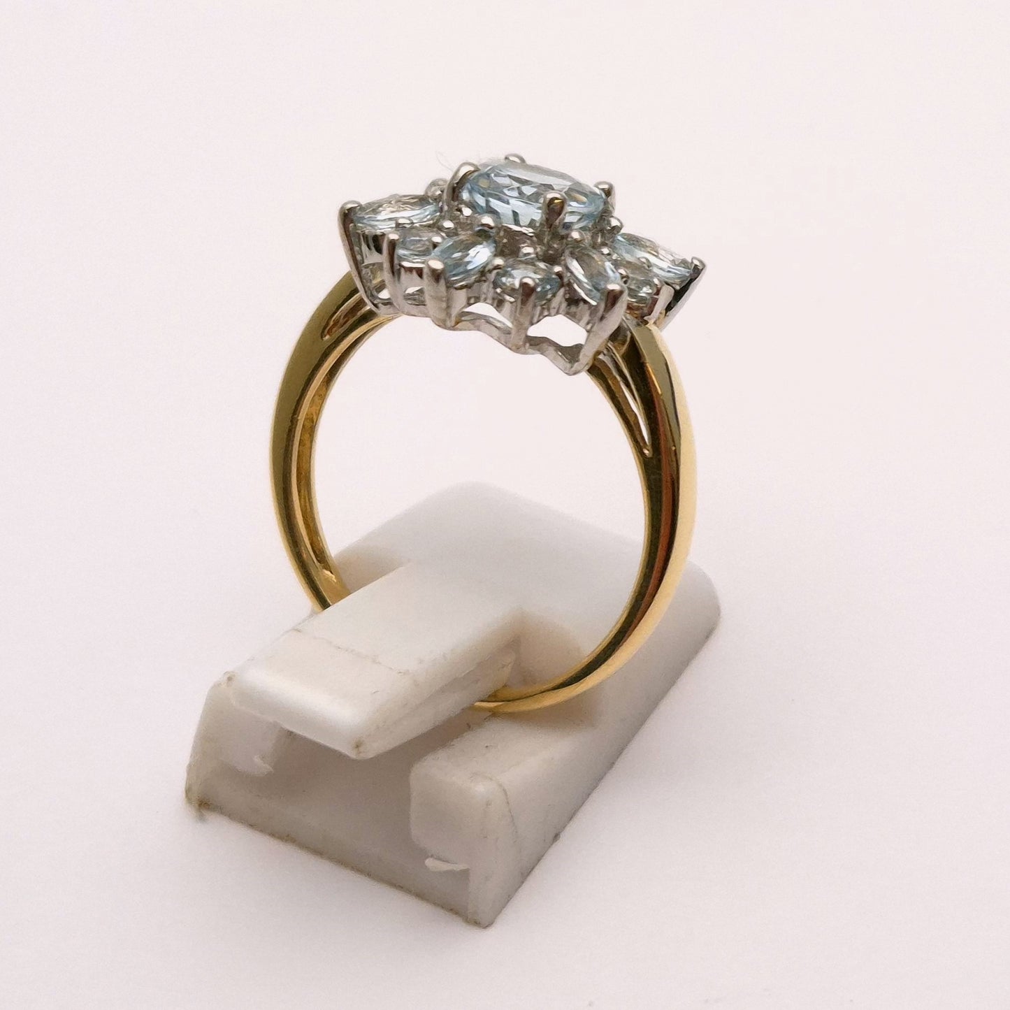 9ct Yellow Gold Blue Topaz Starburst Cluster Ring