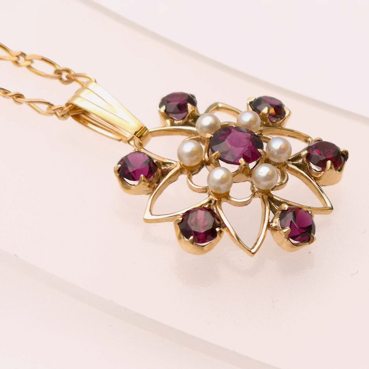 9ct Rhodolite Garnet and Pearl Star/ Flower Shaped Cut-out Pendant