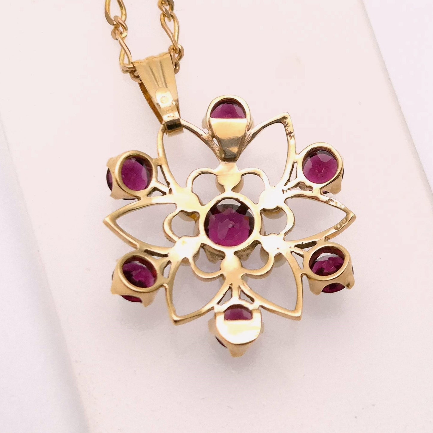9ct Rhodolite Garnet and Pearl Star/ Flower Shaped Cut-out Pendant