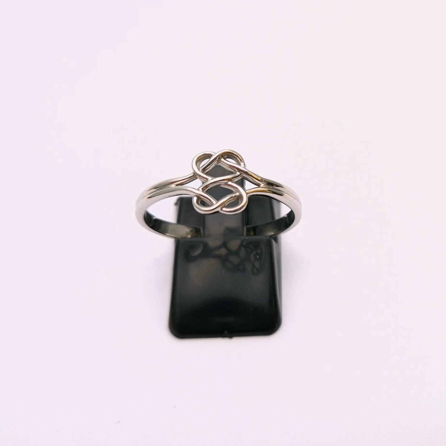 14ct White Gold Celtic knot Ring