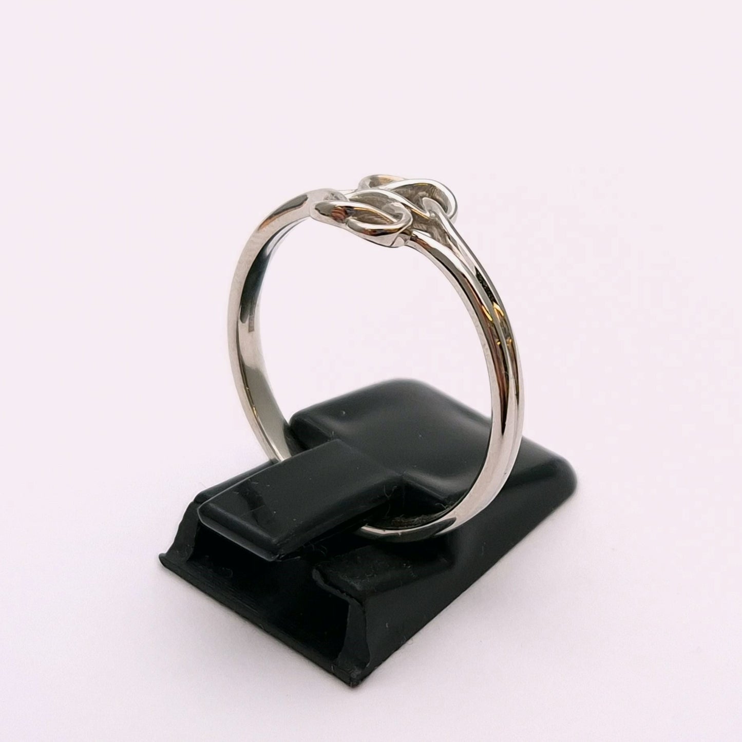 14ct White Gold Celtic knot Ring