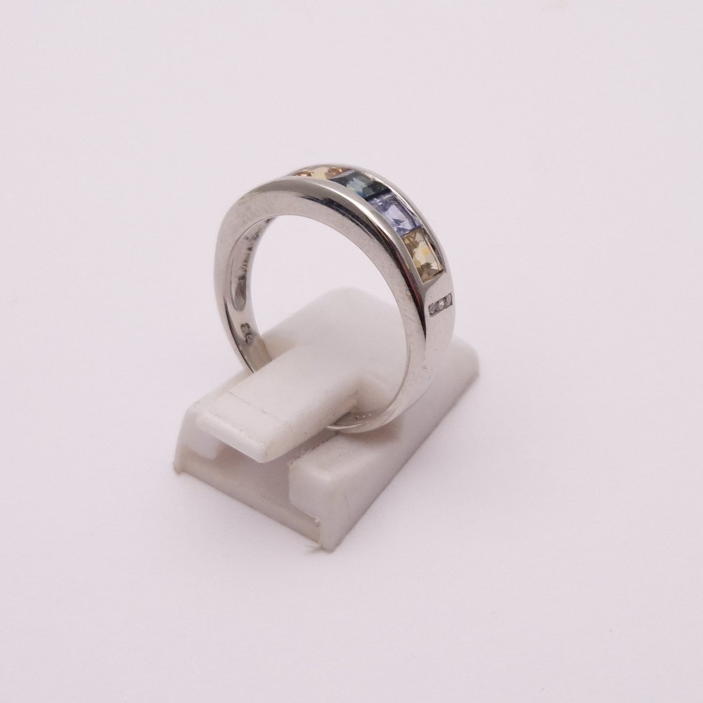 9ct White Gold Multicolour Stone Band Ring