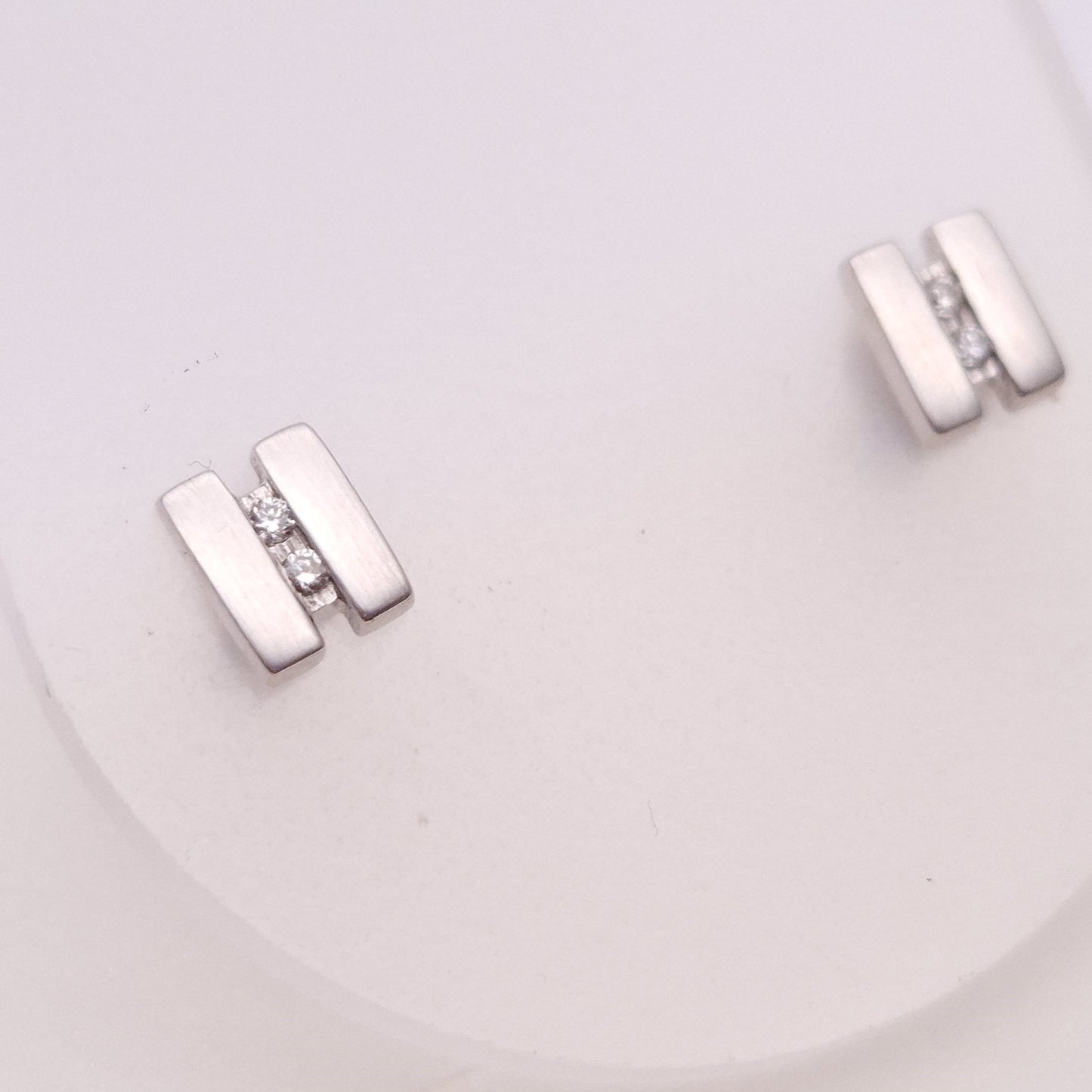 9ct white Gold Diamond Stud Earrings