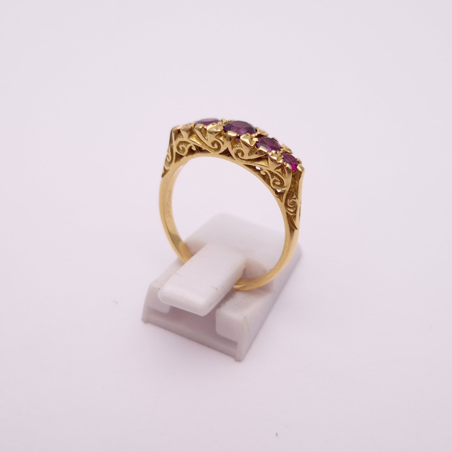 18ct Yellow Gold Vintage Ruby 5 Stone Row ring