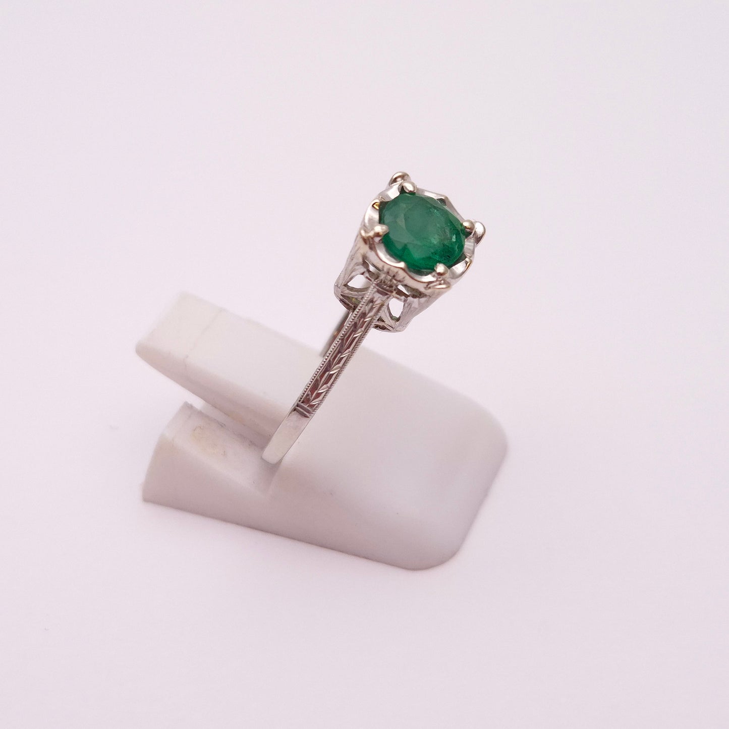 18ct White Gold Emerald Solitaire Ring