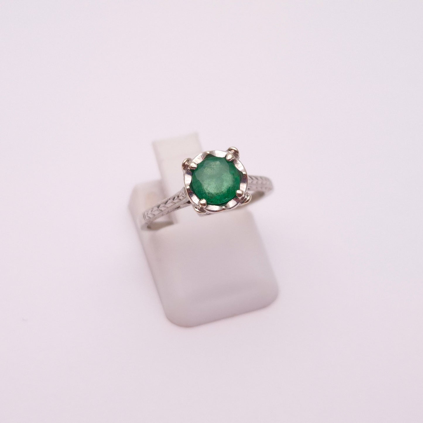 18ct White Gold Emerald Solitaire Ring