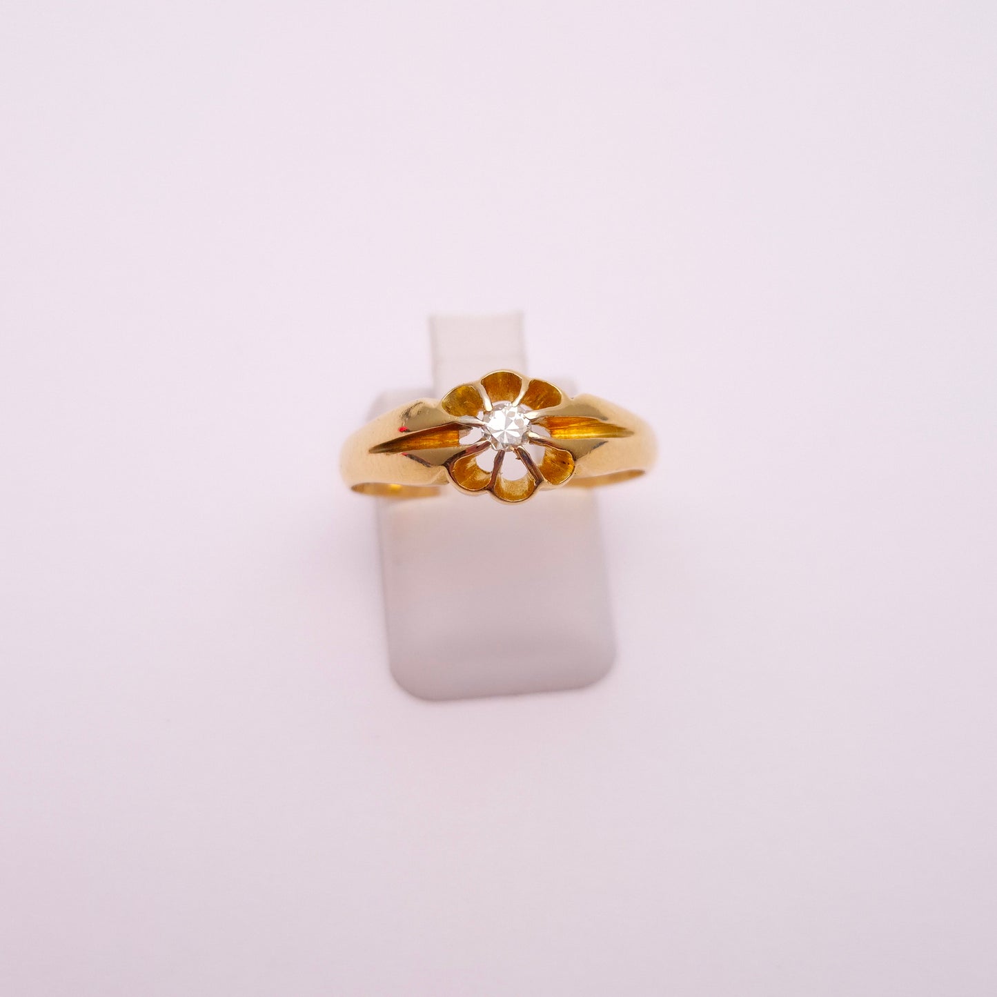 18ct yellow gold diamond solitaire gypsy ring