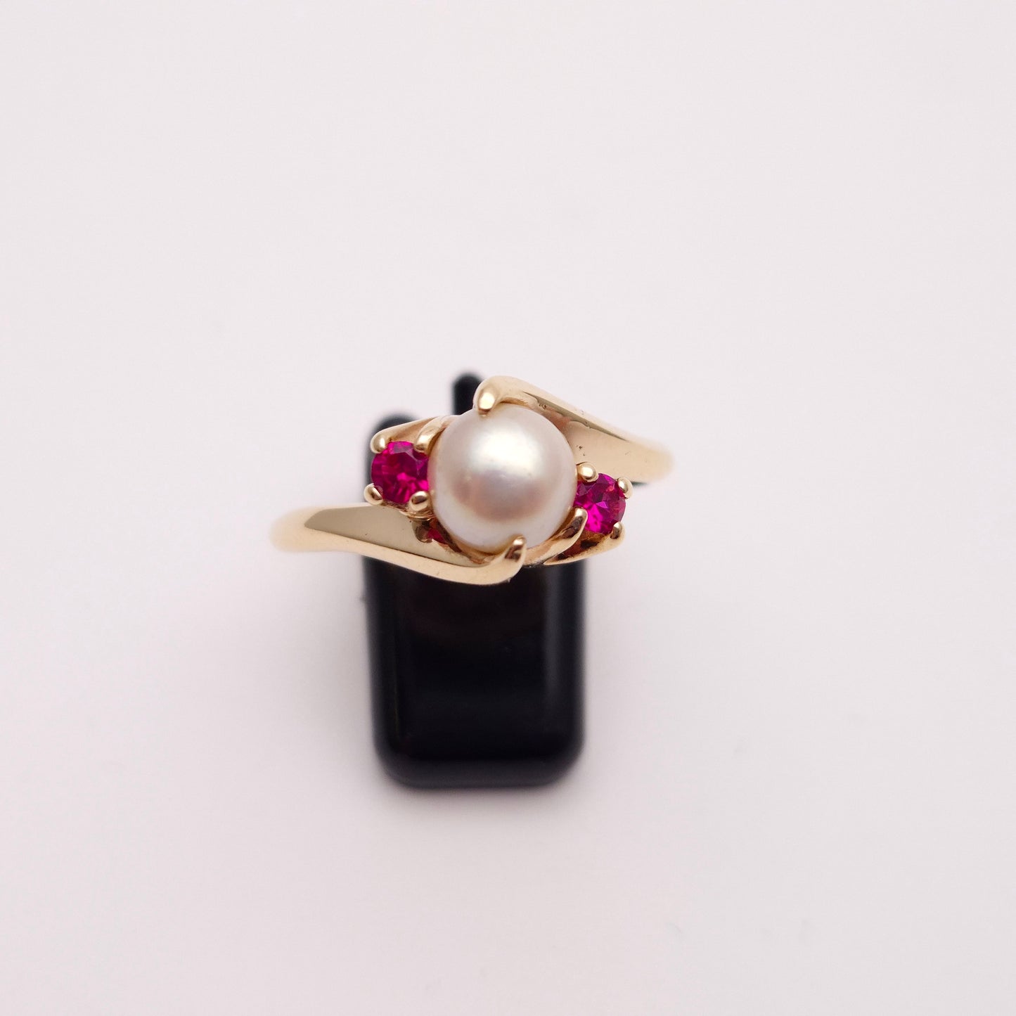9ct Yellow Gold Cultured Pearl and Synthetic Ruby Ring
