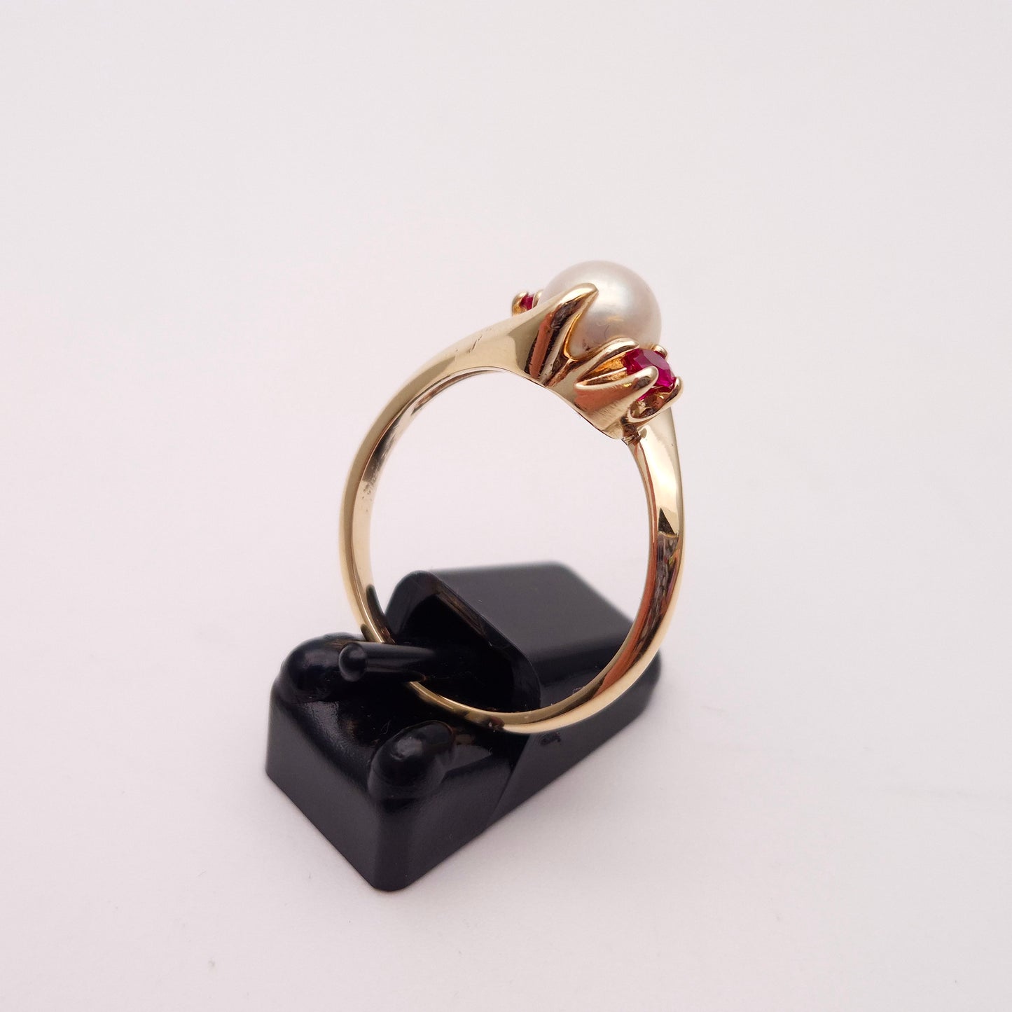 9ct Yellow Gold Cultured Pearl and Synthetic Ruby Ring