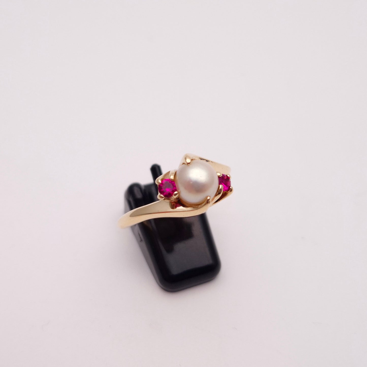 9ct Yellow Gold Cultured Pearl and Synthetic Ruby Ring