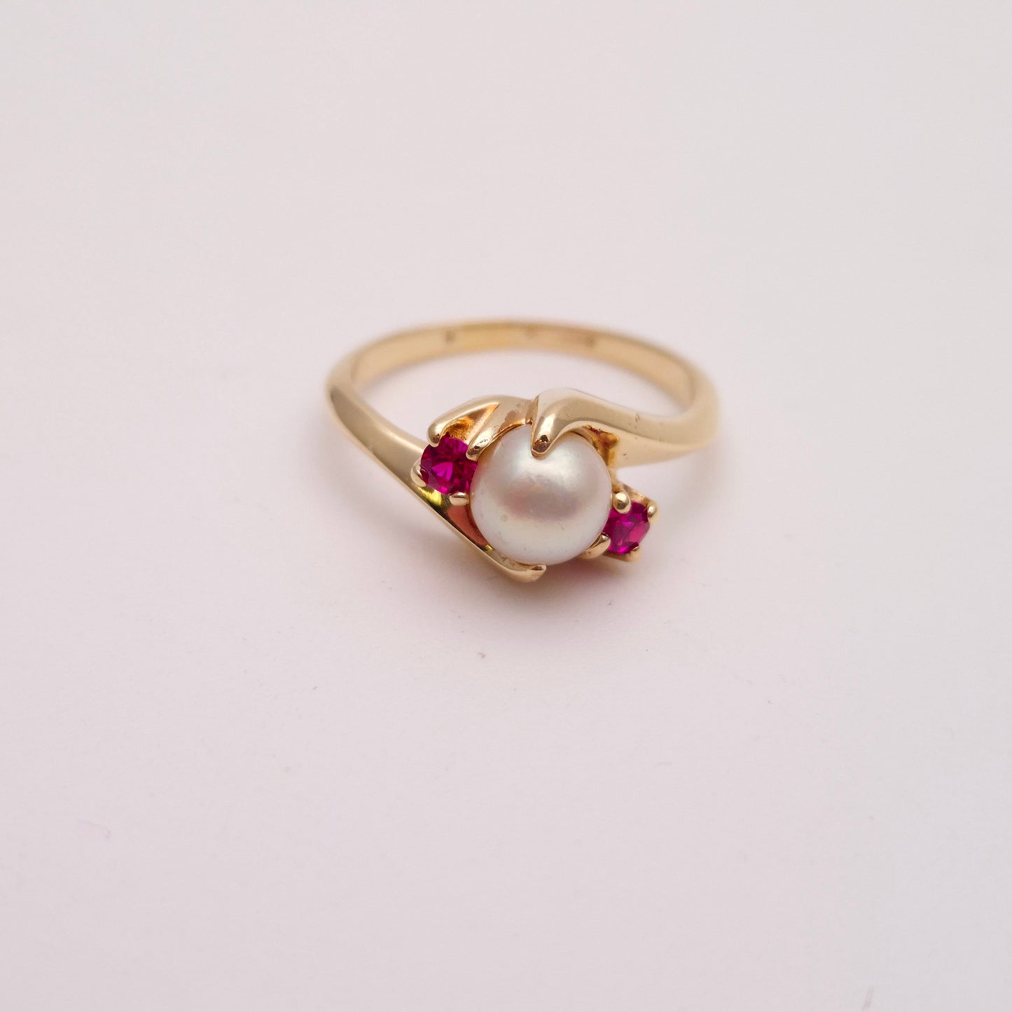 9ct Yellow Gold Cultured Pearl and Synthetic Ruby Ring