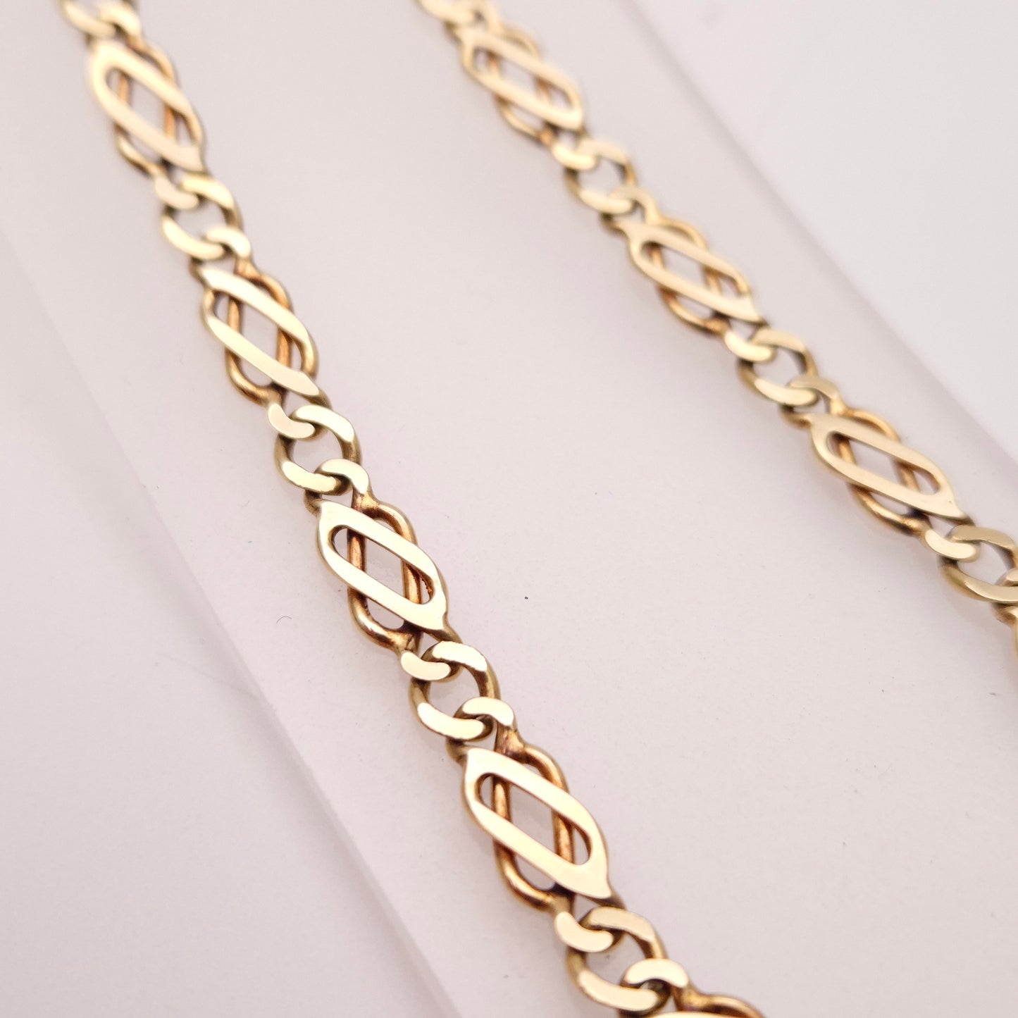9ct Yellow Gold Celtic knot Link Chain