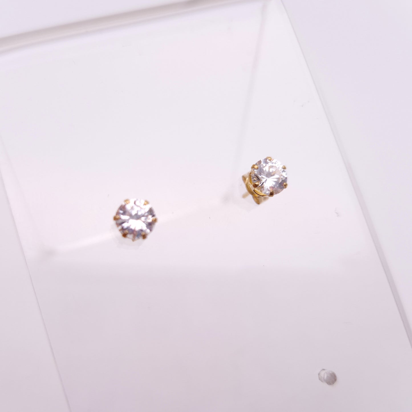 9ct Yellow Gold Cubic Zirconia Solitaire Lightweight Stud Earrings