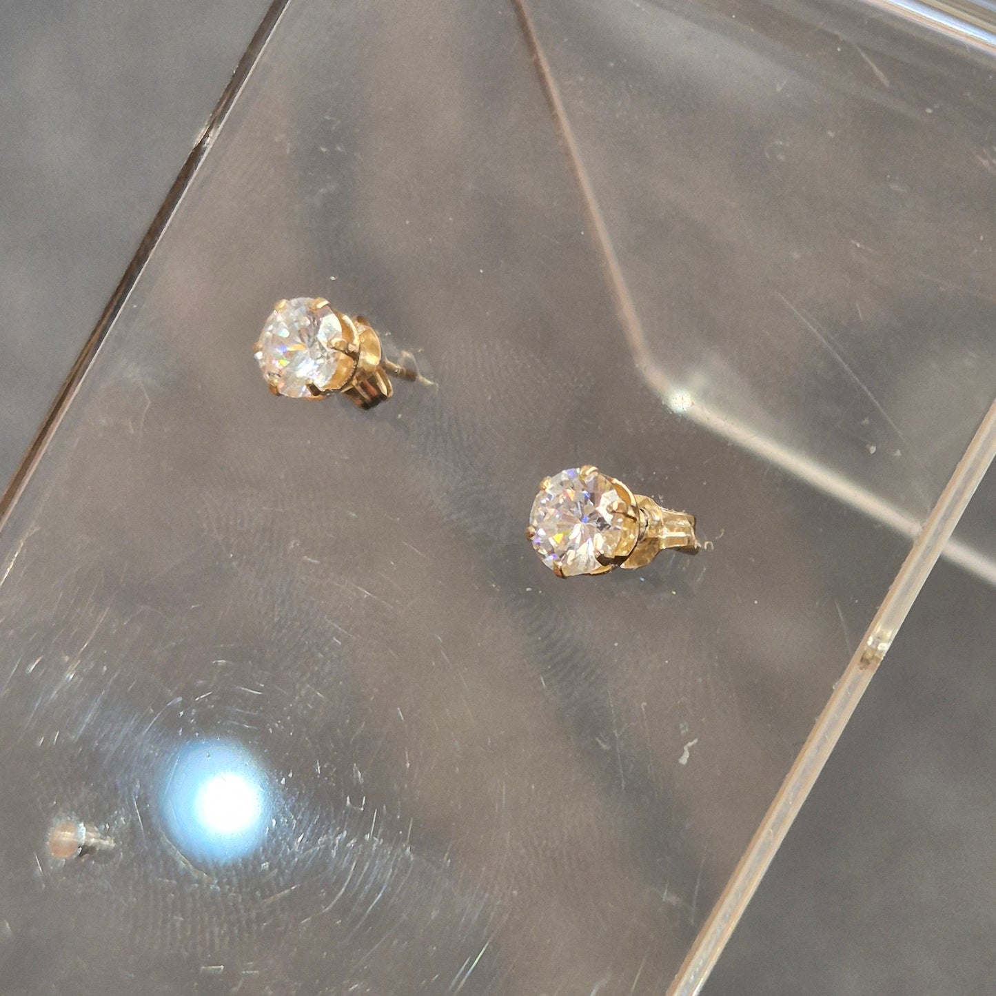 9ct Yellow Gold Cubic Zirconia Solitaire Lightweight Stud Earrings