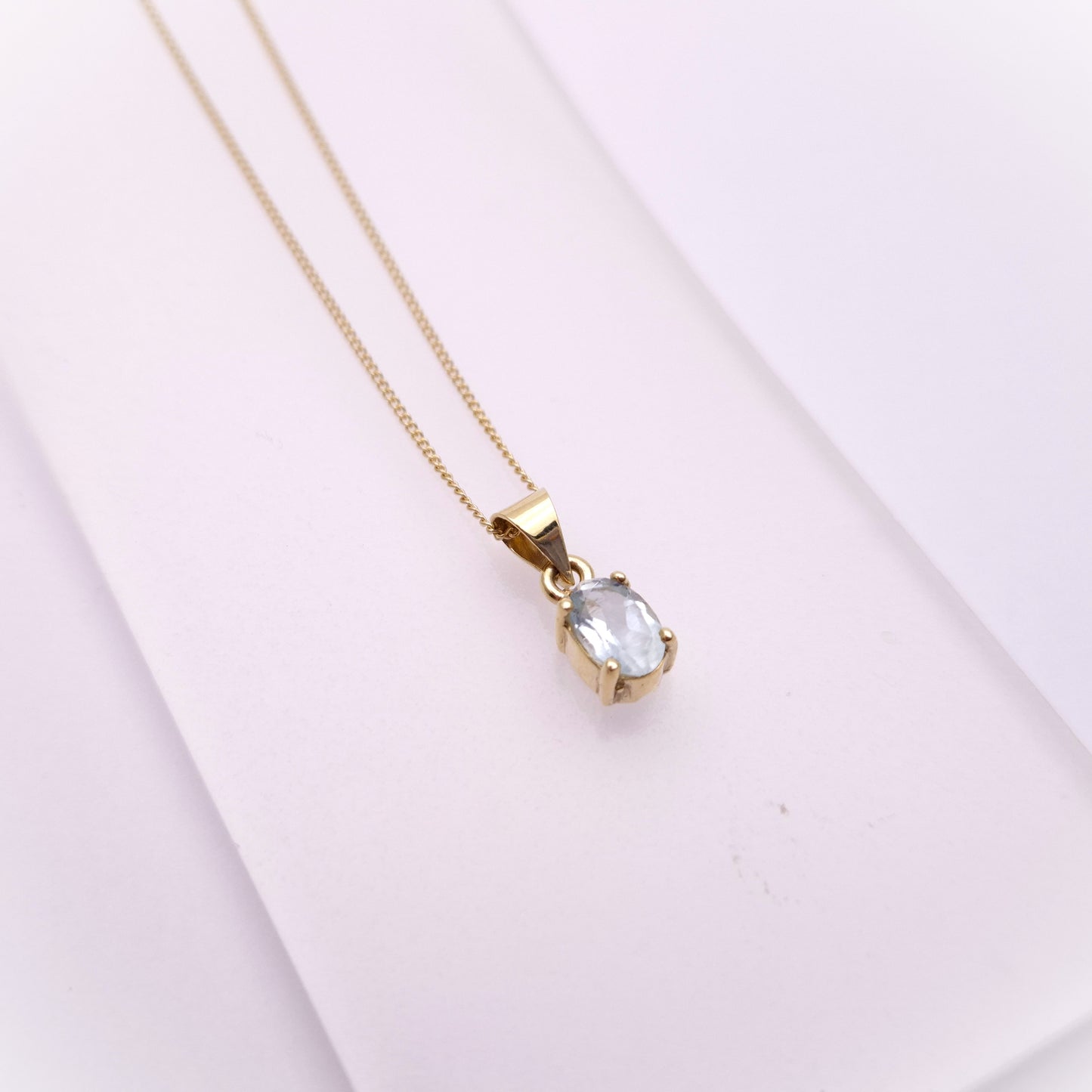 14ct Yellow Gold Aquamarine Solitaire Pendant and 9ct 18 inch Gold Chain
