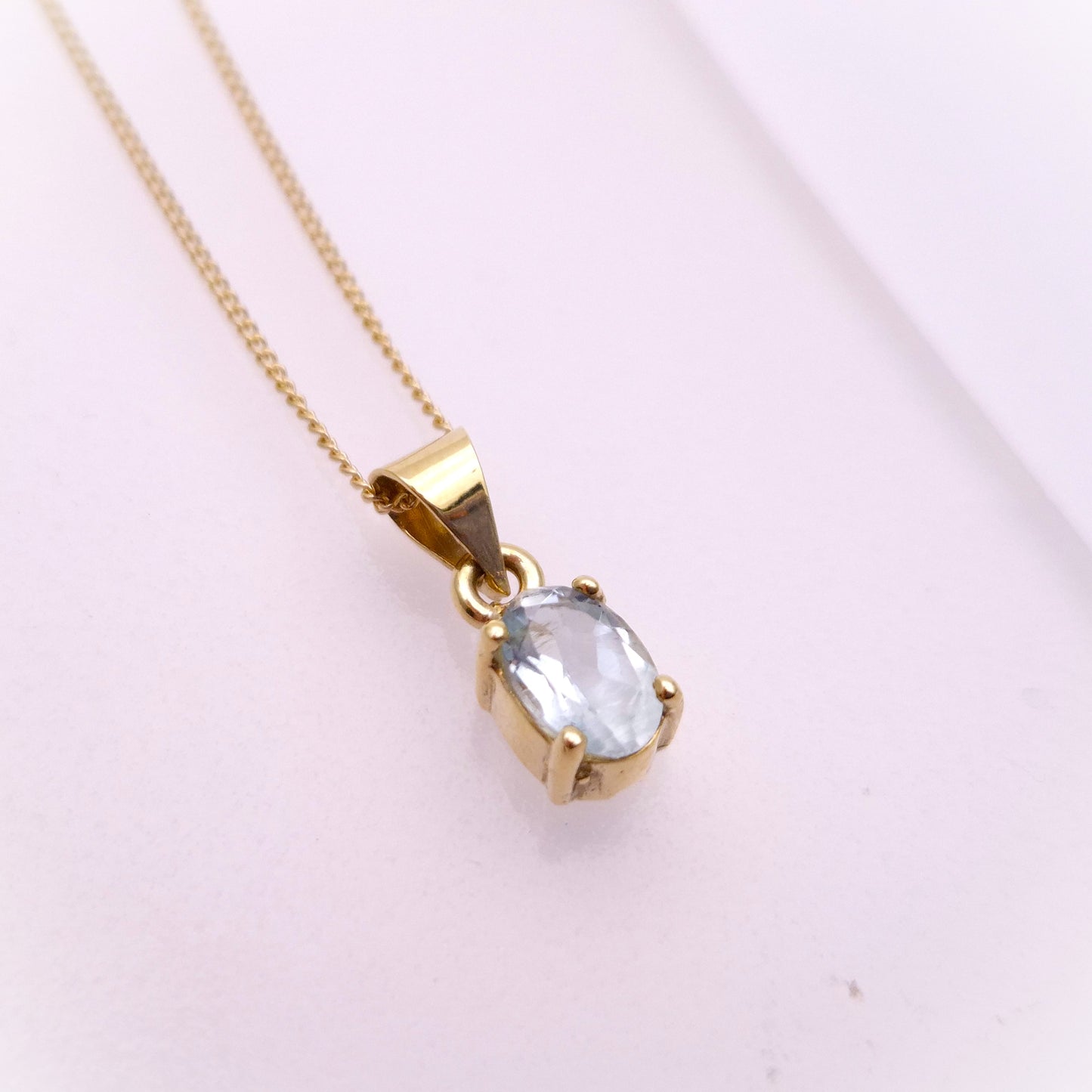 14ct Yellow Gold Aquamarine Solitaire Pendant and 9ct 18 inch Gold Chain