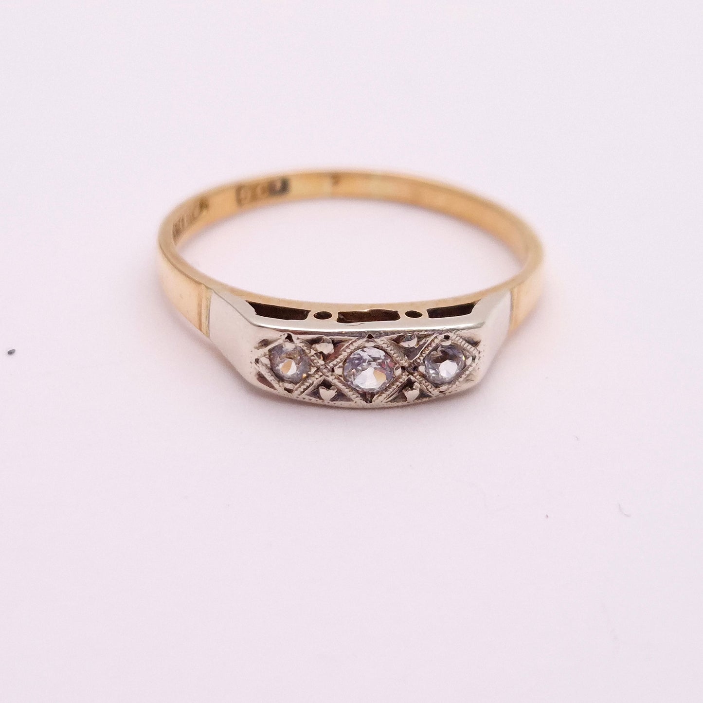 9ct Yellow Gold 3 Stone Spinel Row Ring
