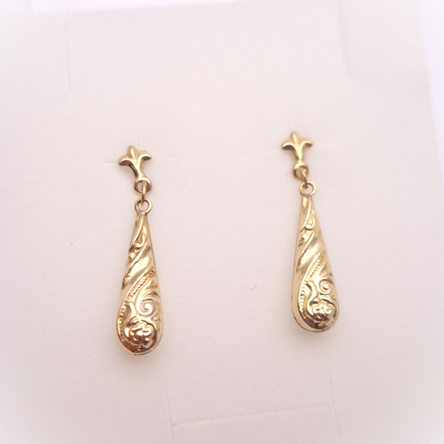 9ct Yellow Gold Embossed patterned Teardrop Drop Earrings