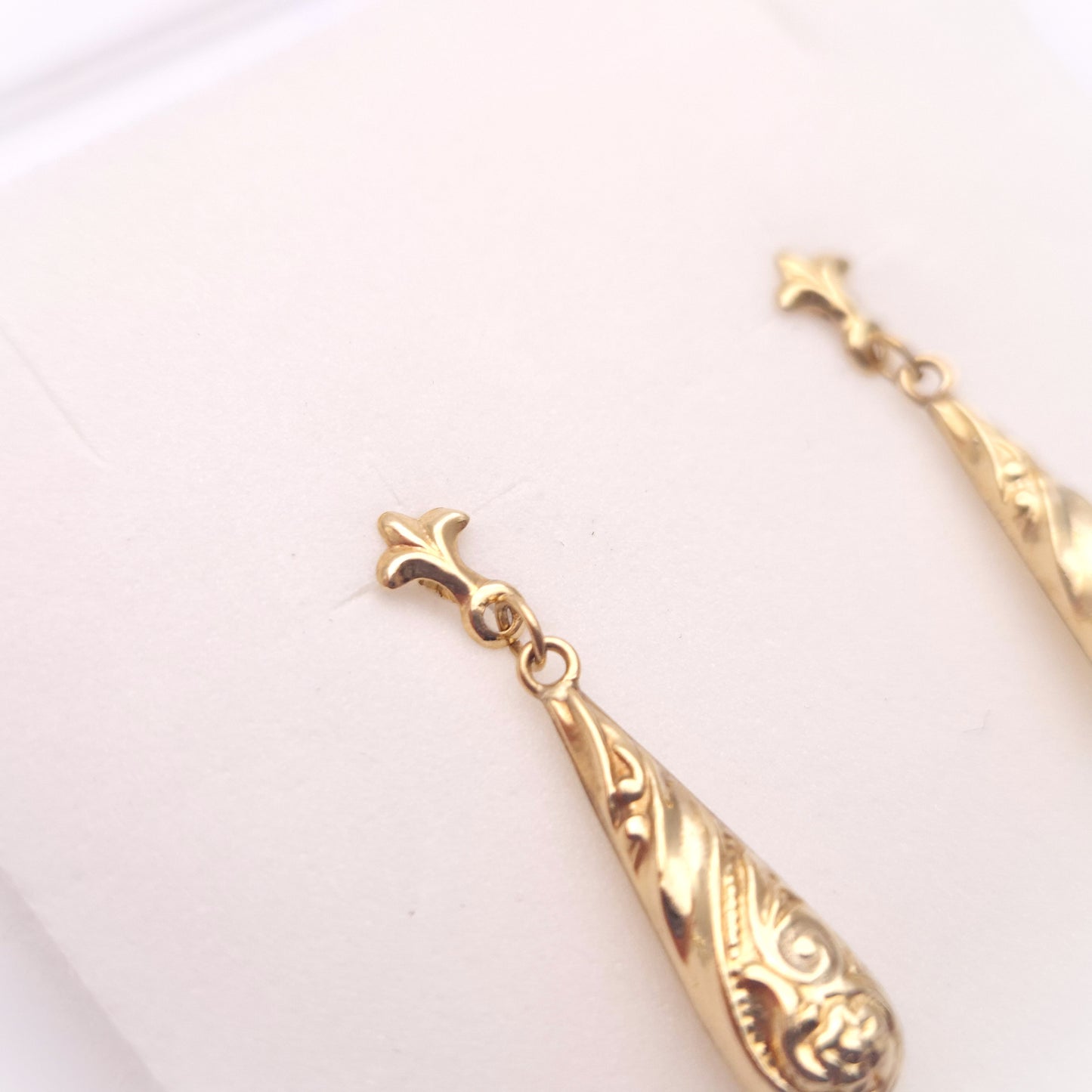 9ct Yellow Gold Embossed patterned Teardrop Drop Earrings