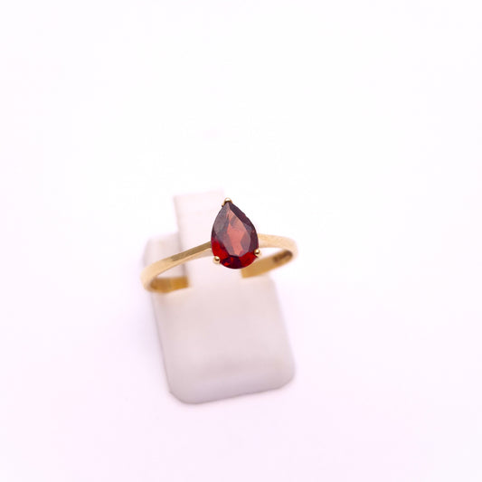 9ct Yellow Gold Pear Shaped Garnet Solitaire Ring