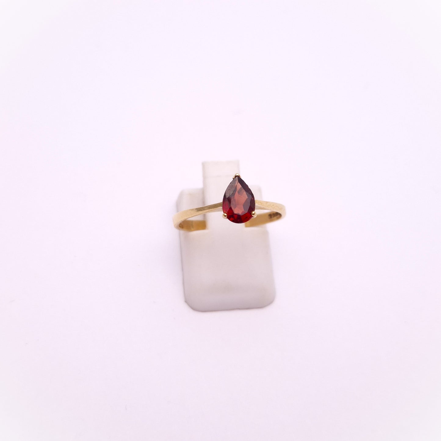 9ct Yellow Gold Pear Shaped Garnet Solitaire Ring