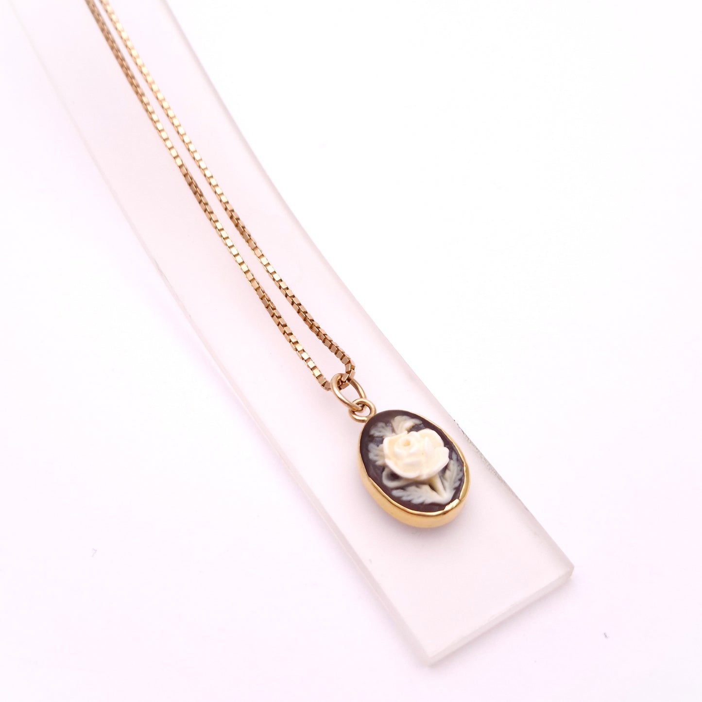 9ct Rose Gold Floral Rose Cameo Pendant and Box Chain Necklace