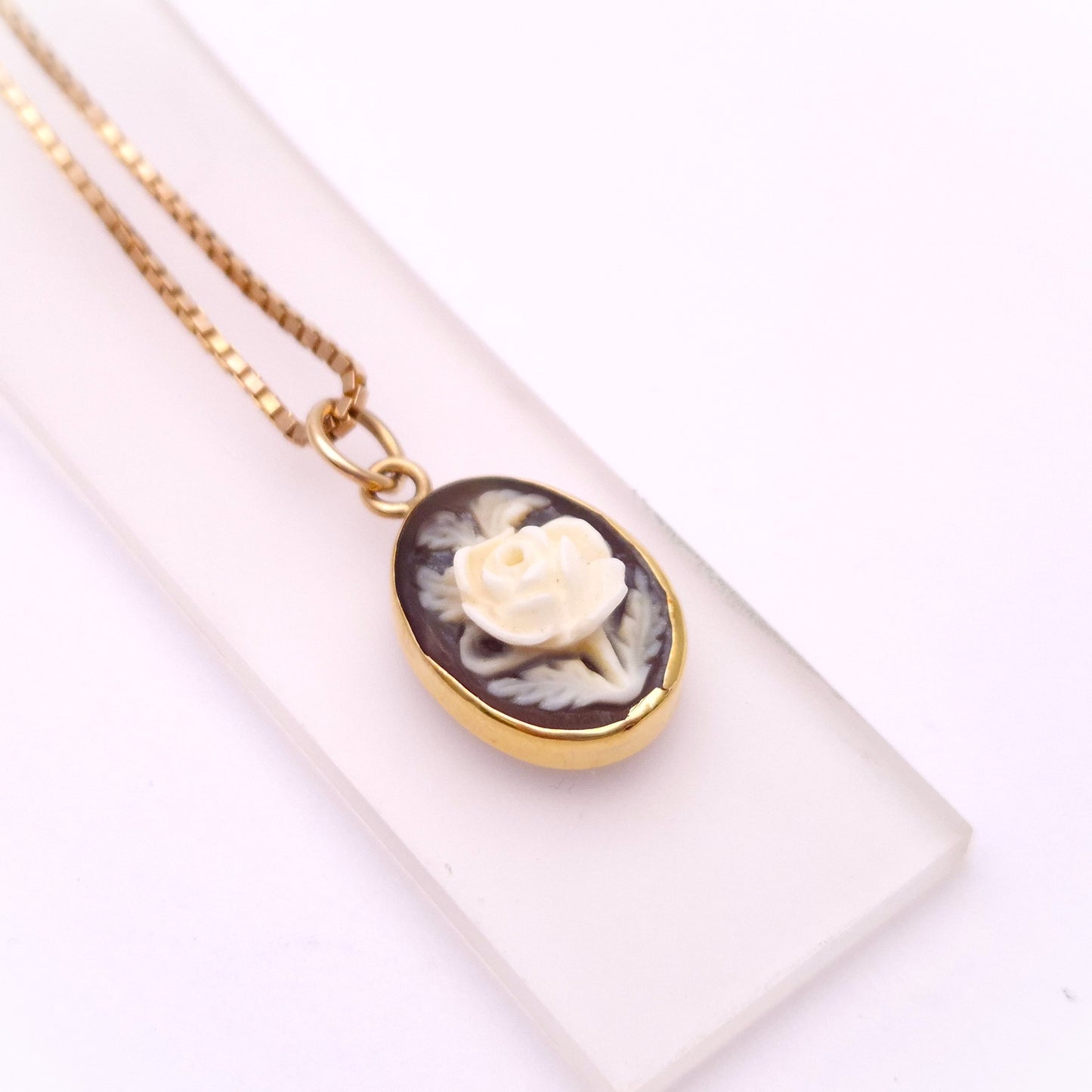 9ct Rose Gold Floral Rose Cameo Pendant and Box Chain Necklace