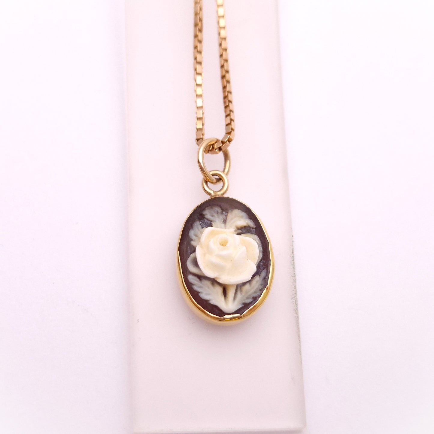 9ct Rose Gold Floral Rose Cameo Pendant and Box Chain Necklace