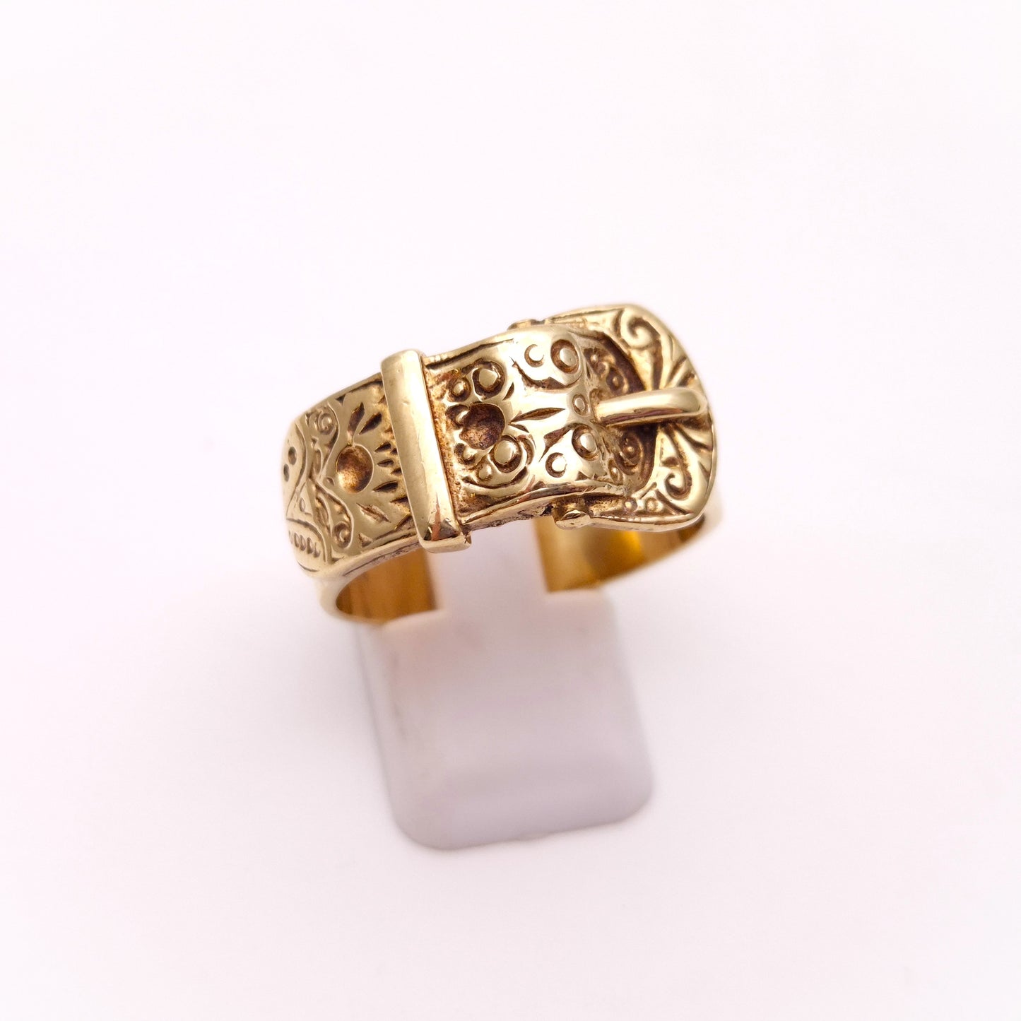 9ct Yellow Gold Wide Gents Patterned Buckle Ring