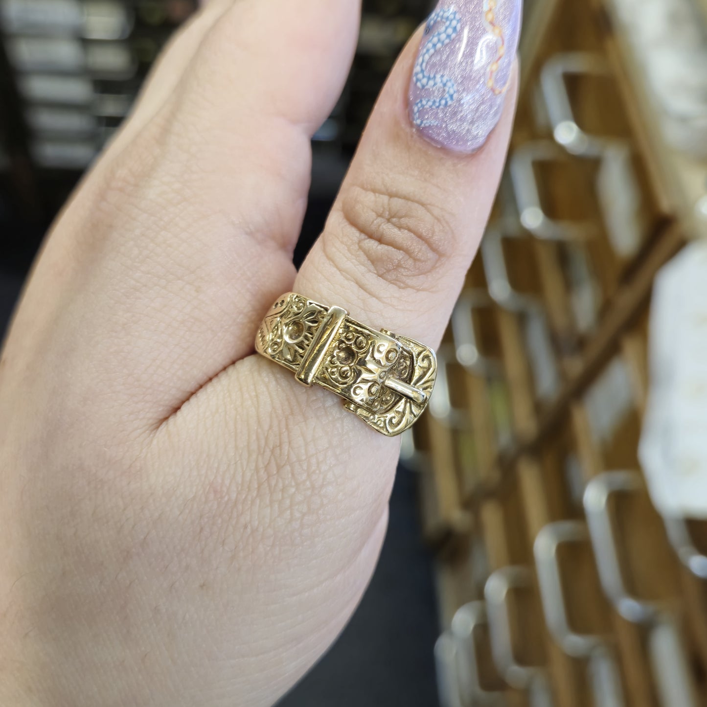 9ct Yellow Gold Wide Gents Patterned Buckle Ring