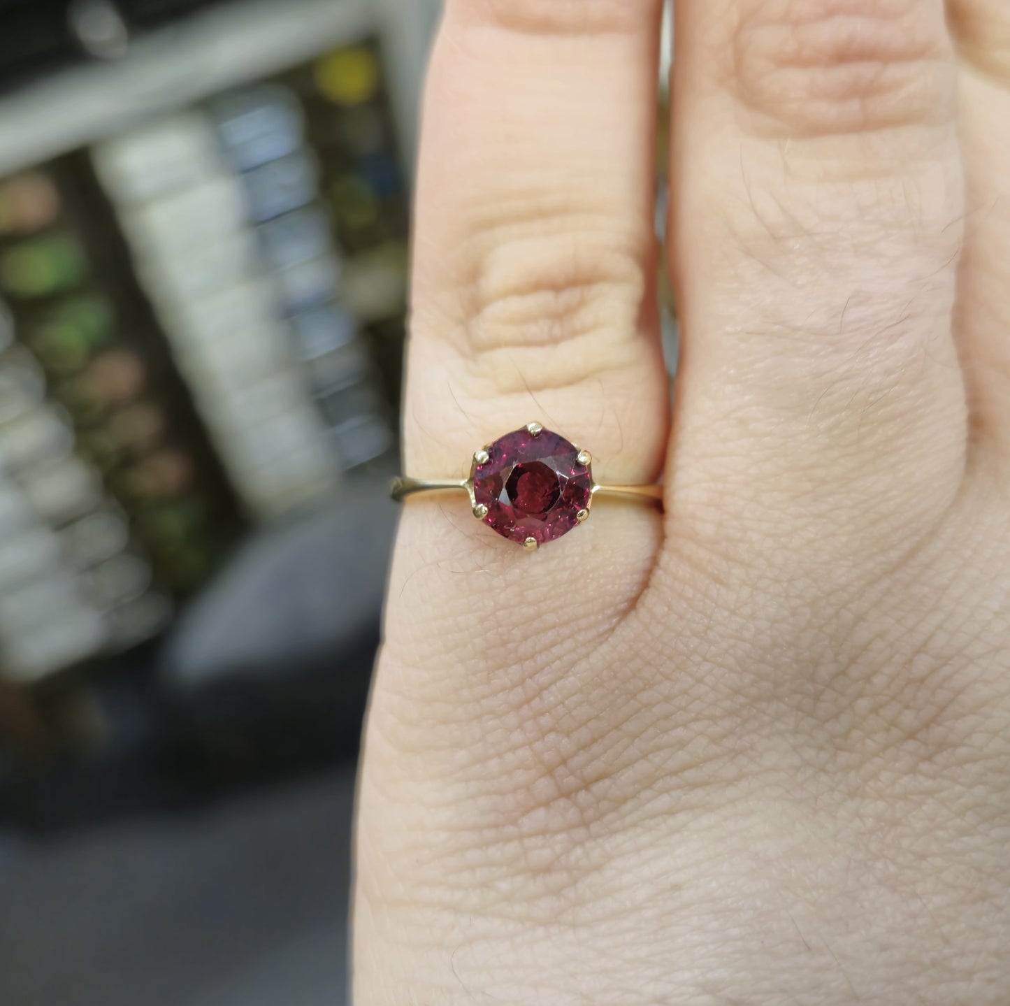 9ct Yellow Gold Garnet Solitaire Ring