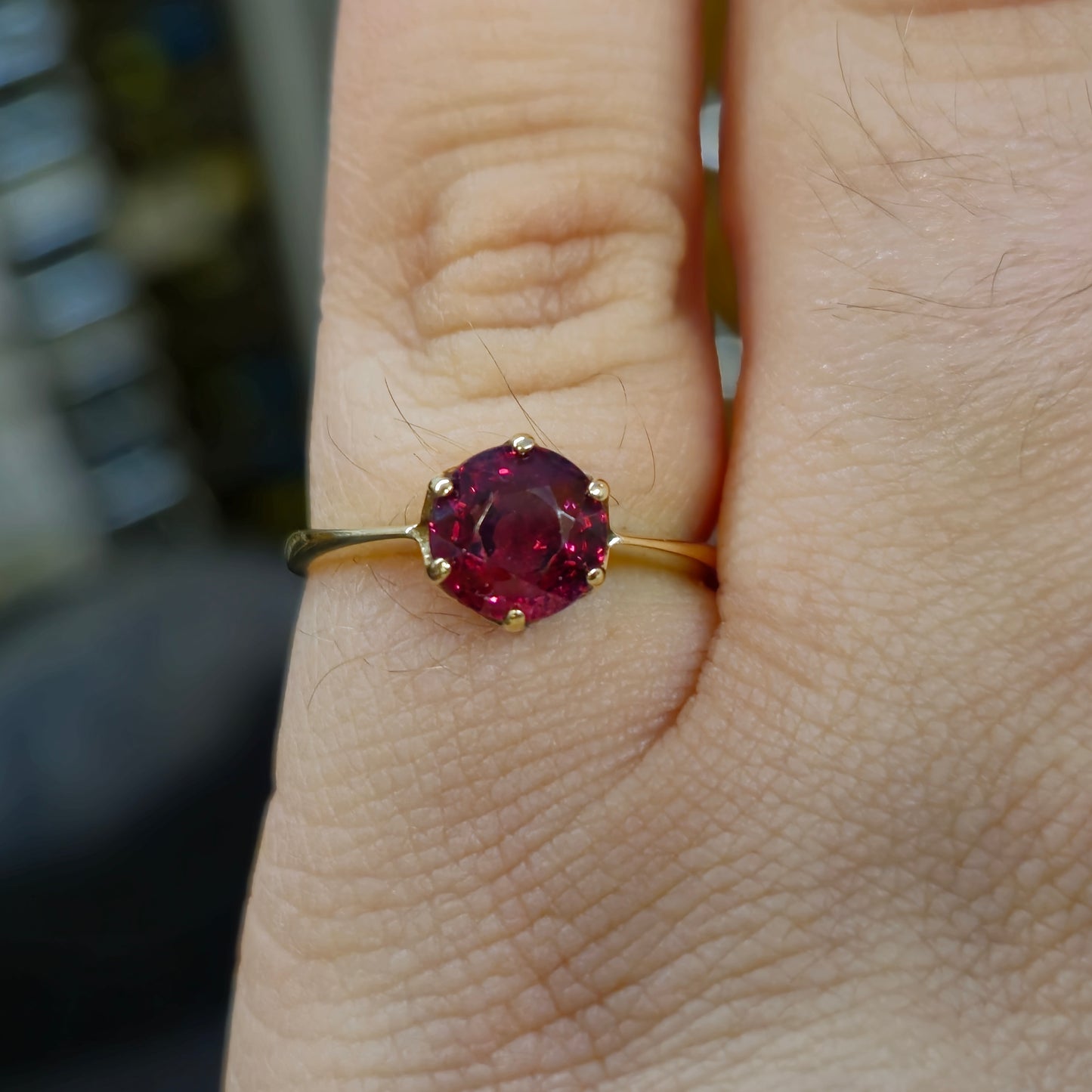 9ct Yellow Gold Garnet Solitaire Ring