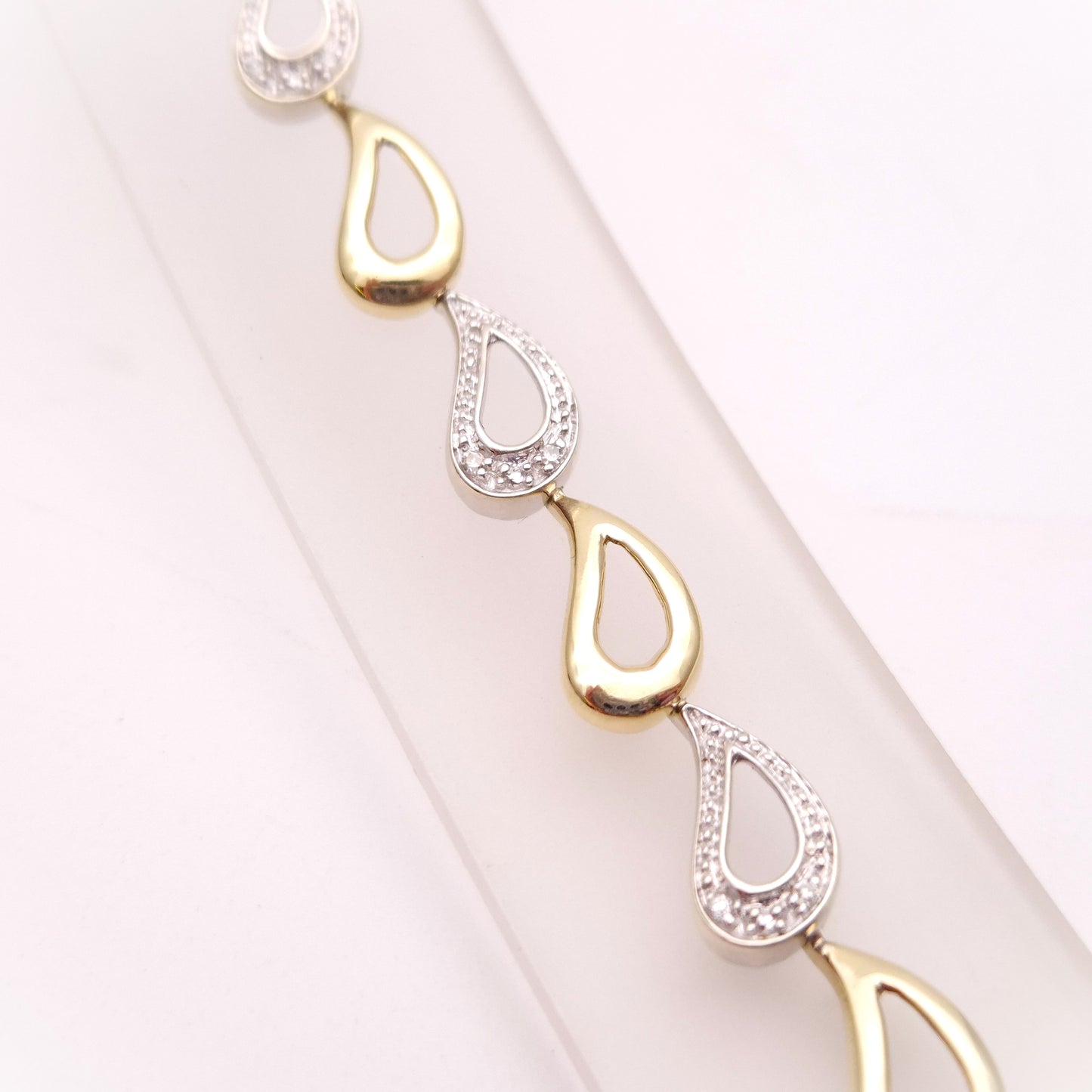 9ct Two-Tone Teardrop Pear Shaped Open Link Diamond Set Bracelet