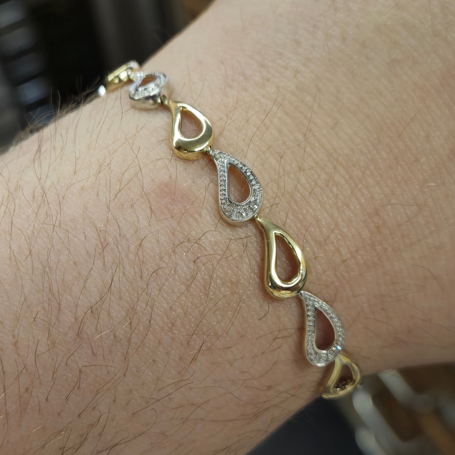 9ct Two-Tone Teardrop Pear Shaped Open Link Diamond Set Bracelet