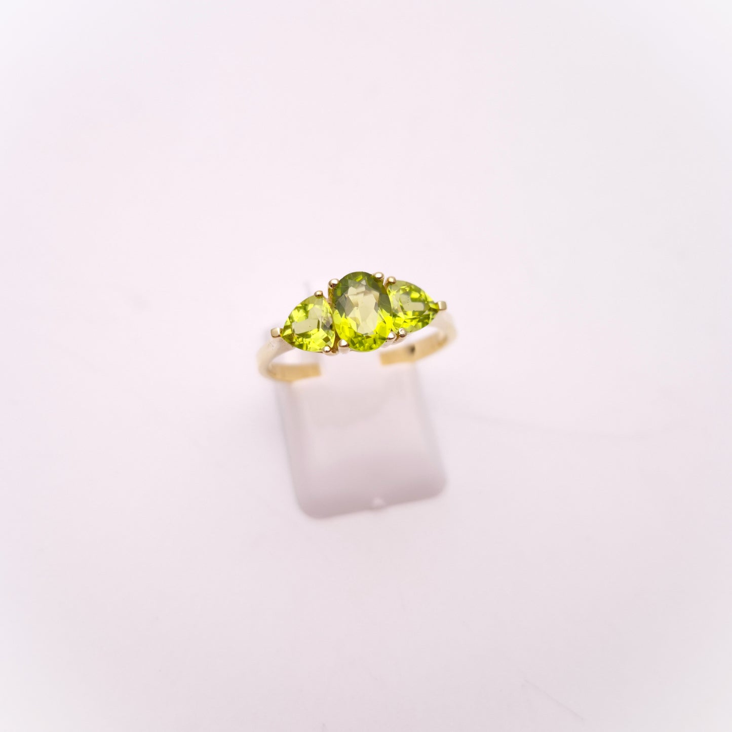 9ct Yellow Gold Peridot Three stone Trilogy Ring