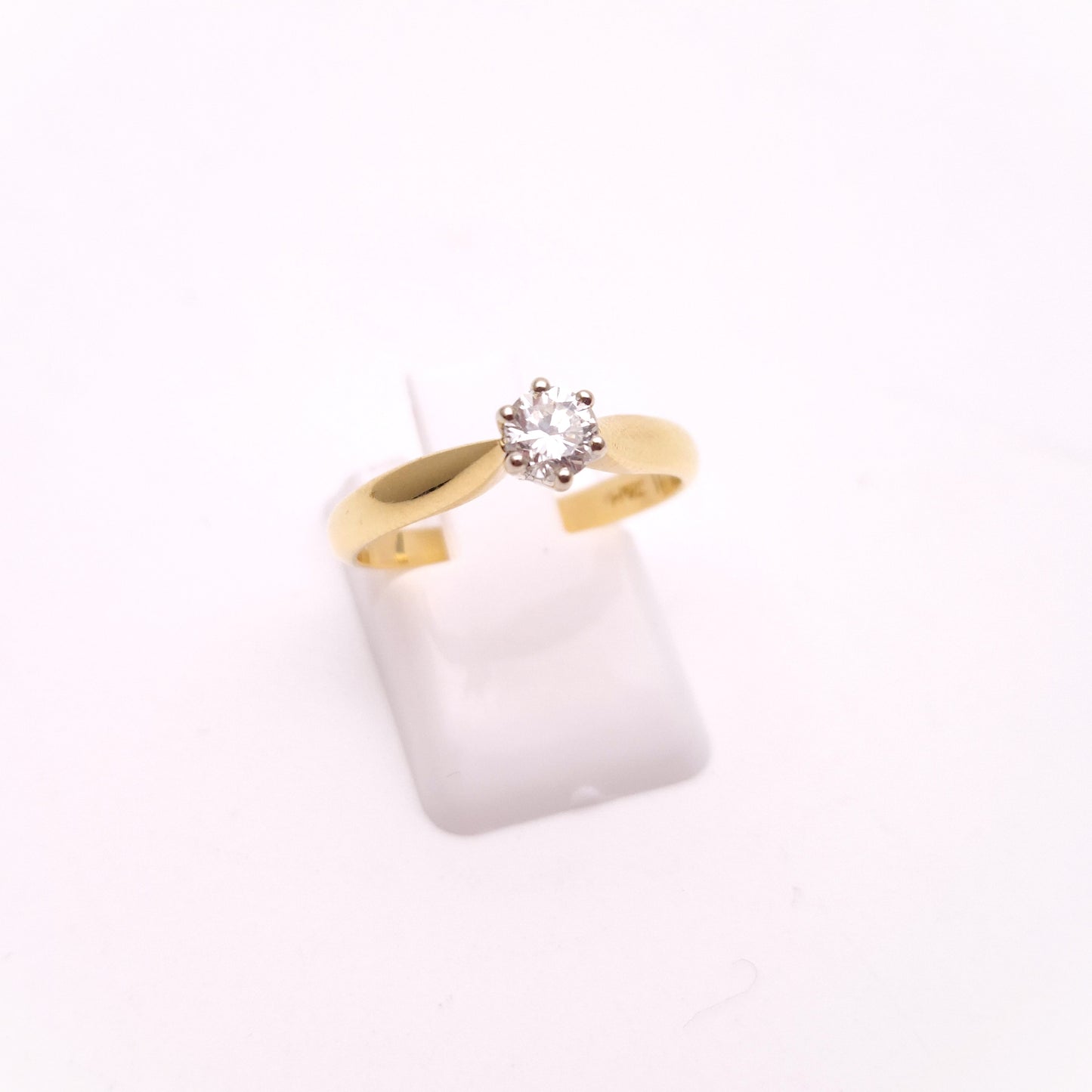 18ct Yellow Gold 0.25ct Round Diamond Solitaire Ring