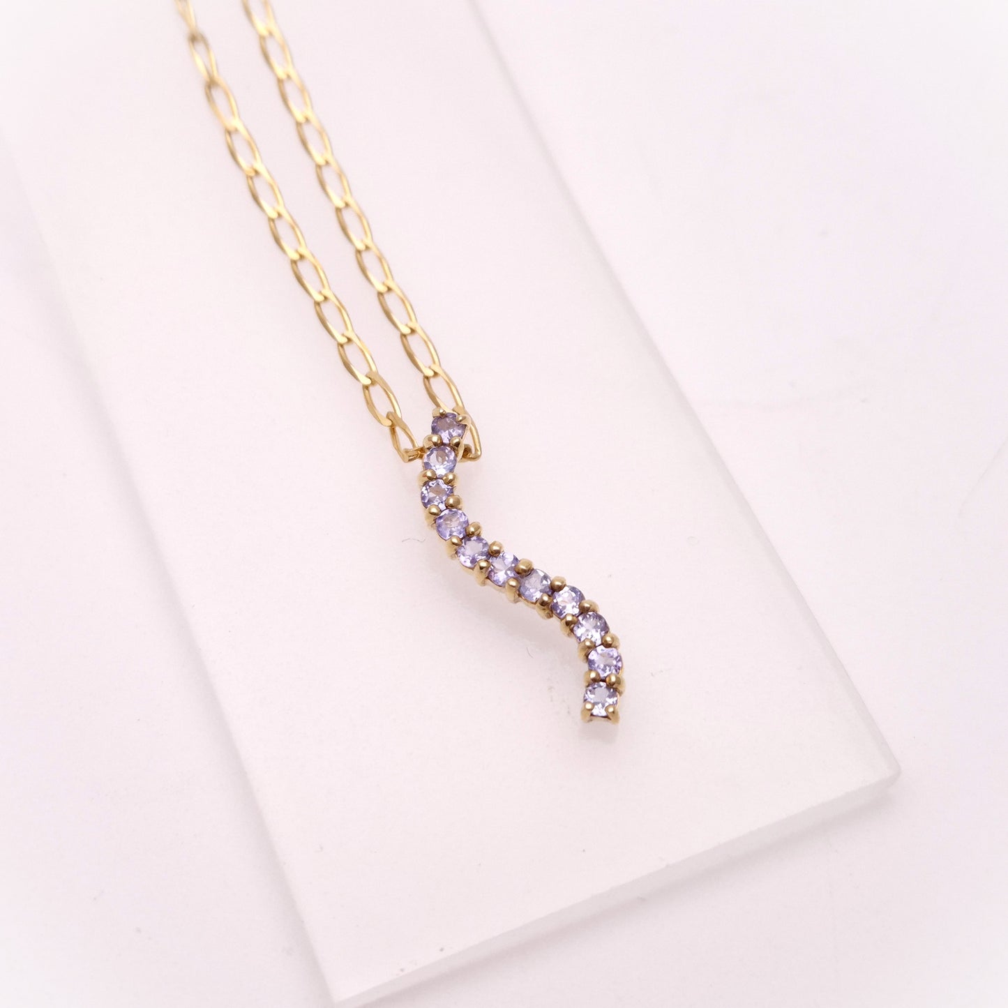 9ct Yellow Gold Tanzanite 'Wiggle' Pendant and 18" Chain