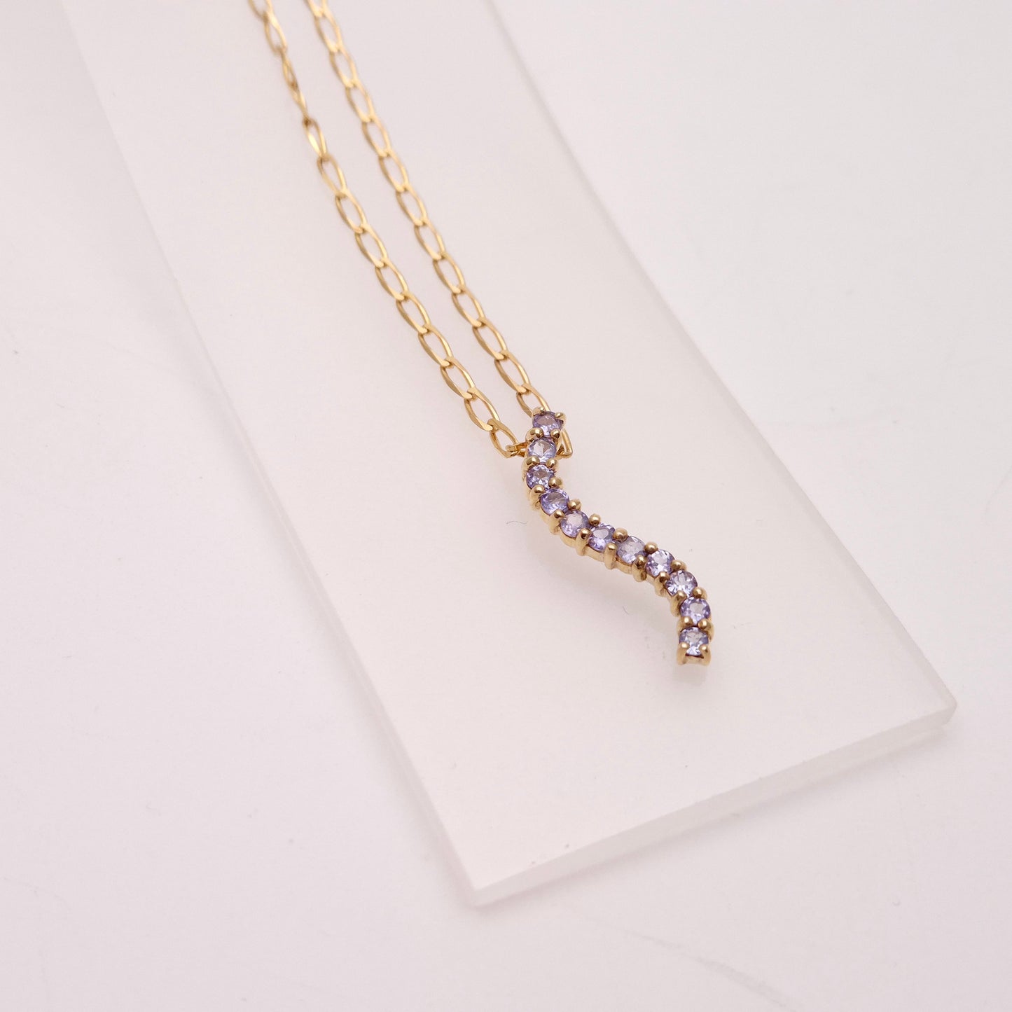 9ct Yellow Gold Tanzanite 'Wiggle' Pendant and 18" Chain