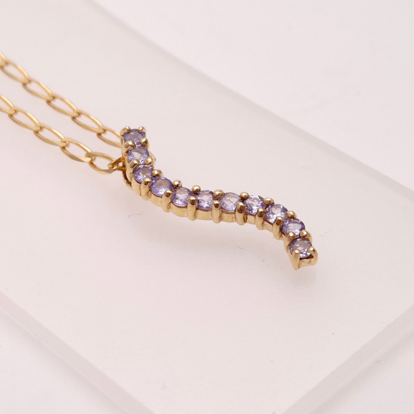 9ct Yellow Gold Tanzanite 'Wiggle' Pendant and 18" Chain