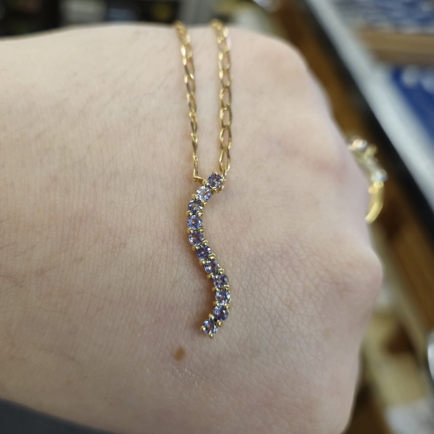 9ct Yellow Gold Tanzanite 'Wiggle' Pendant and 18" Chain