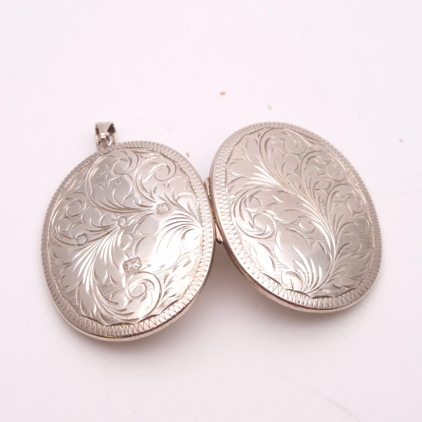 Sterling Silver Extra Large Engraved Scrolling Patterned Oval Locket