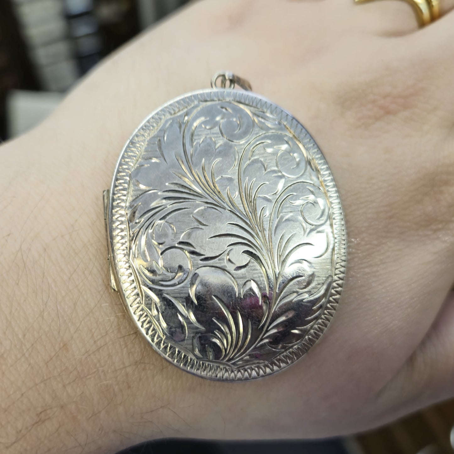 Sterling Silver Extra Large Engraved Scrolling Patterned Oval Locket