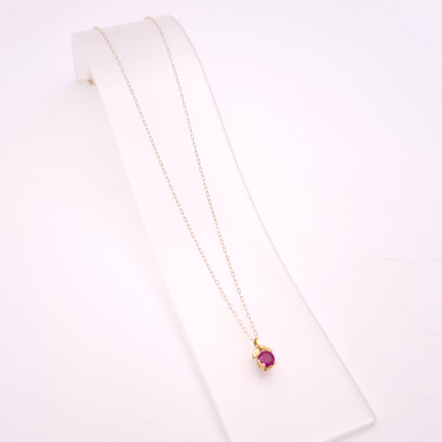 14ct Yellow Gold Leaf Detail Ruby Solitaire Pendant and 9ct Gold Chain