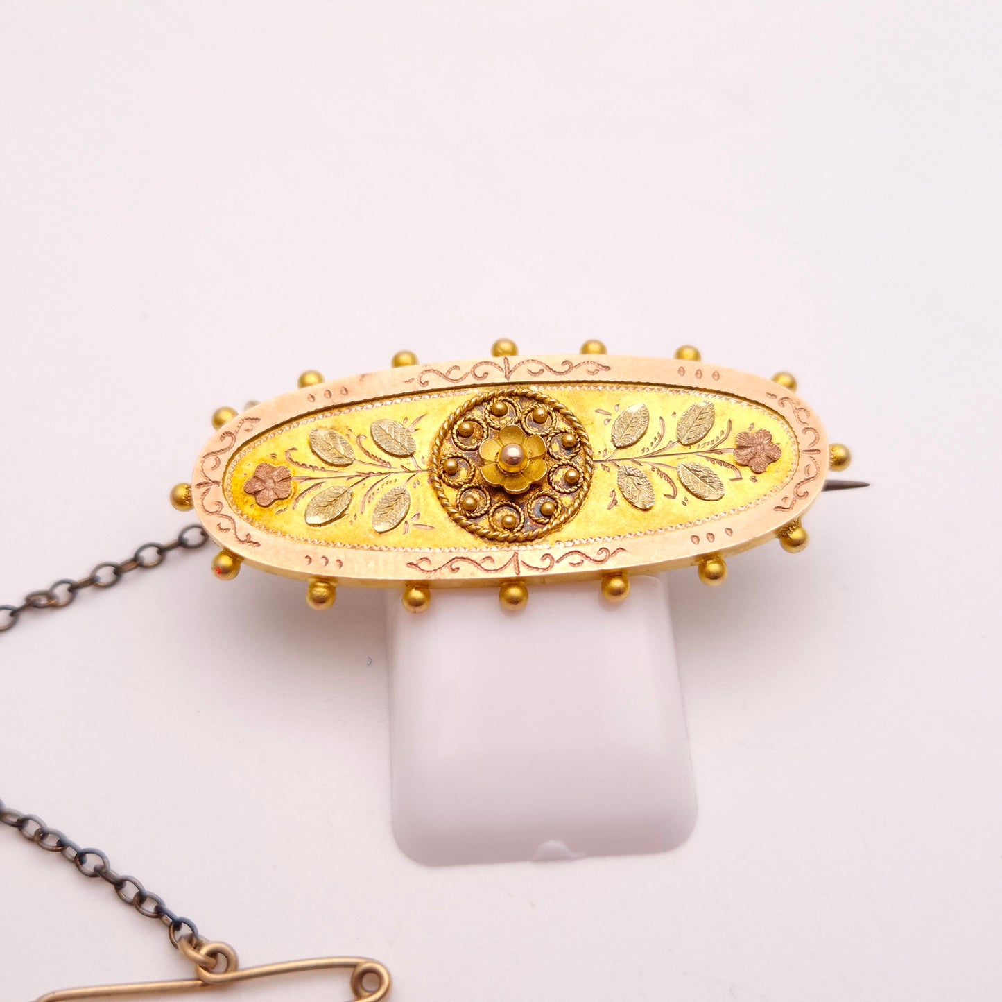 9ct Yellow Gold Antique Victorian Multi-tone Oval Floral Gold Brooch