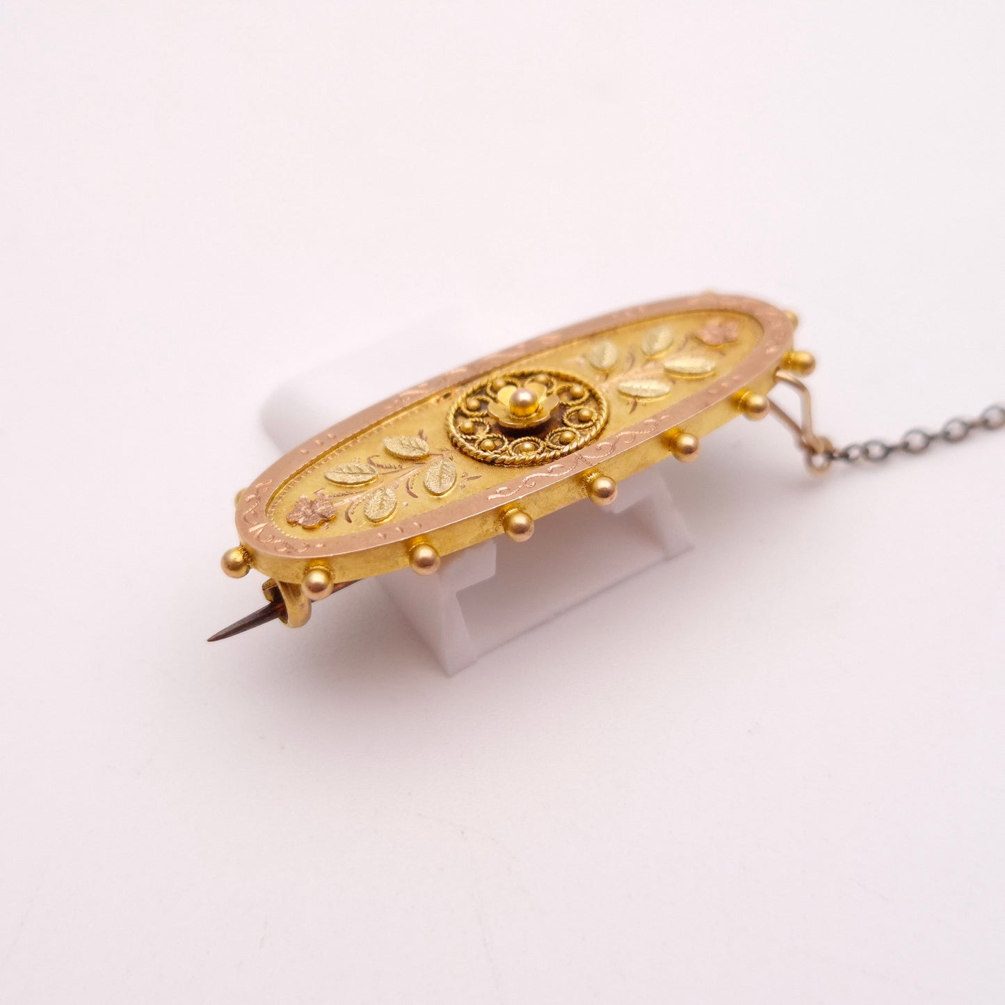 9ct Yellow Gold Antique Victorian Multi-tone Oval Floral Gold Brooch