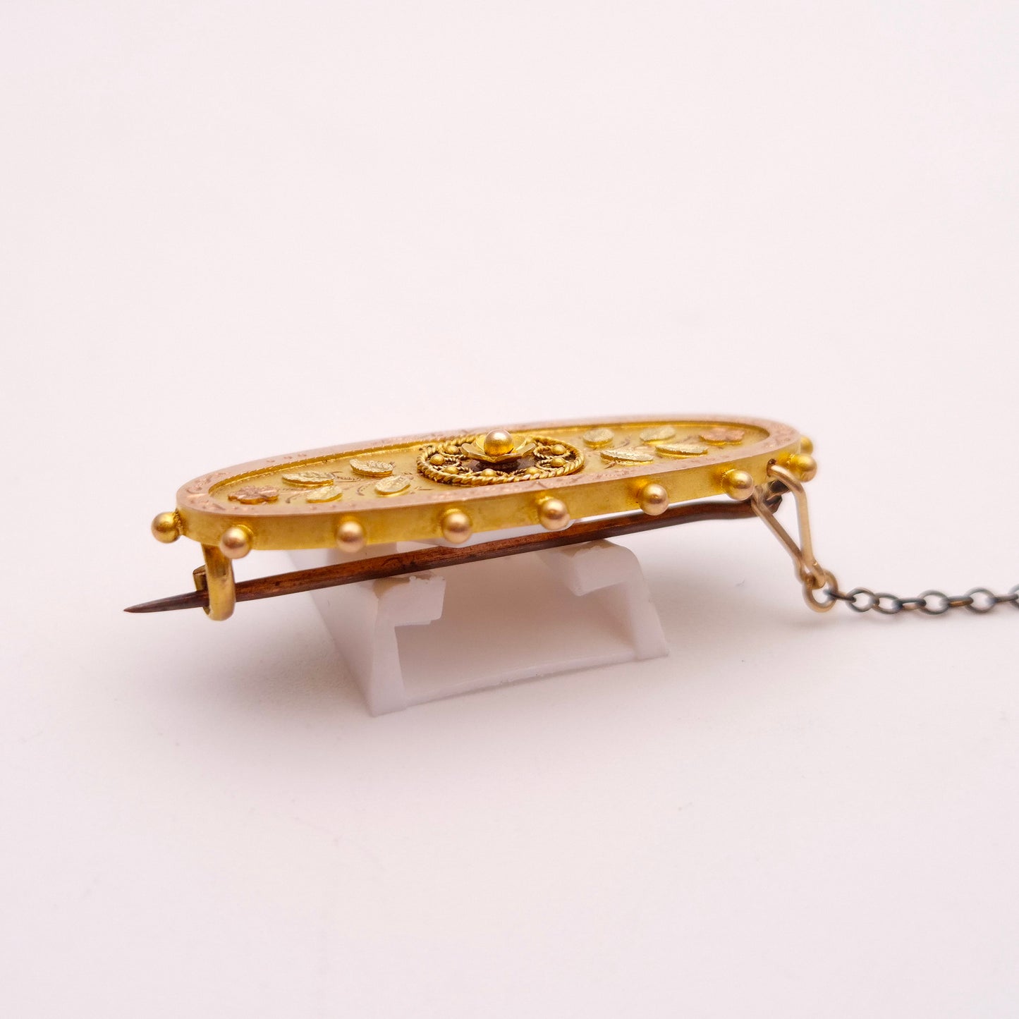 9ct Yellow Gold Antique Victorian Multi-tone Oval Floral Gold Brooch