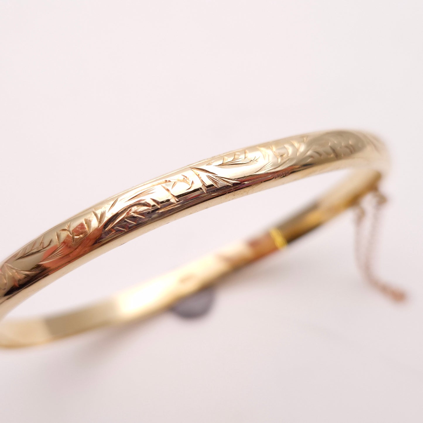 9ct Yellow Gold Narrow Hollow Half Patterned Bangle