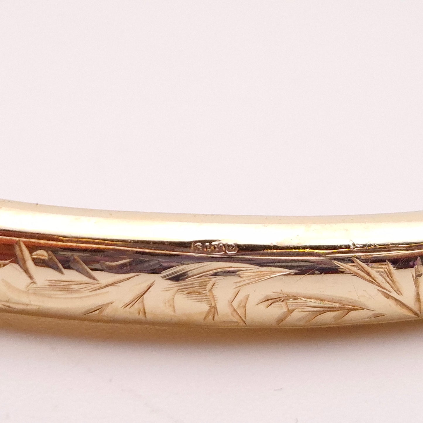 9ct Yellow Gold Narrow Hollow Half Patterned Bangle